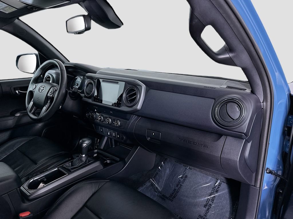 Used 2019 Toyota Tacoma TRD Sport AWD/4WD image 28