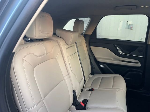 Used 2025 Lincoln Corsair Premiere image 26