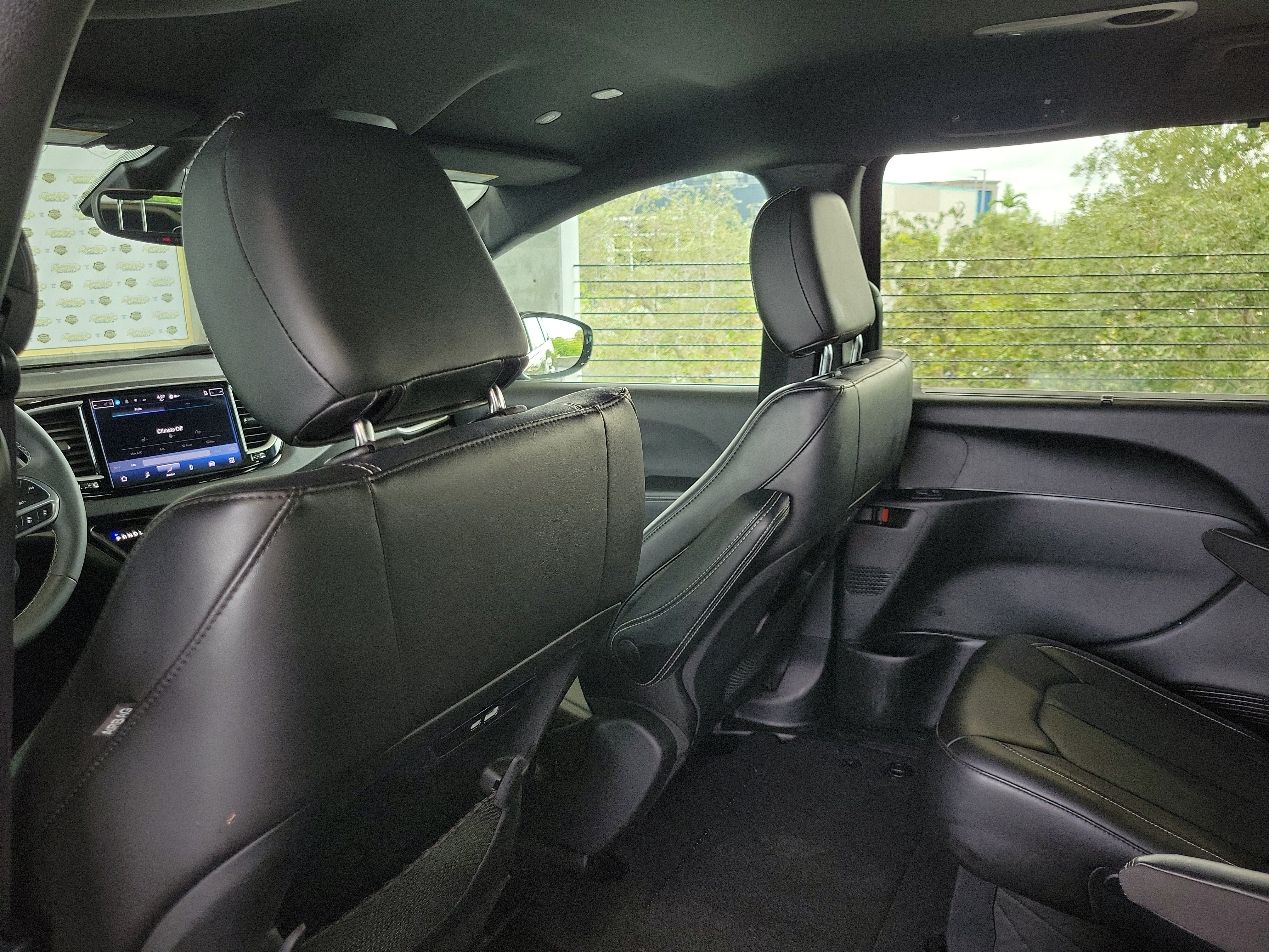 Certified 2025 Chrysler Pacifica Select FWD image 12