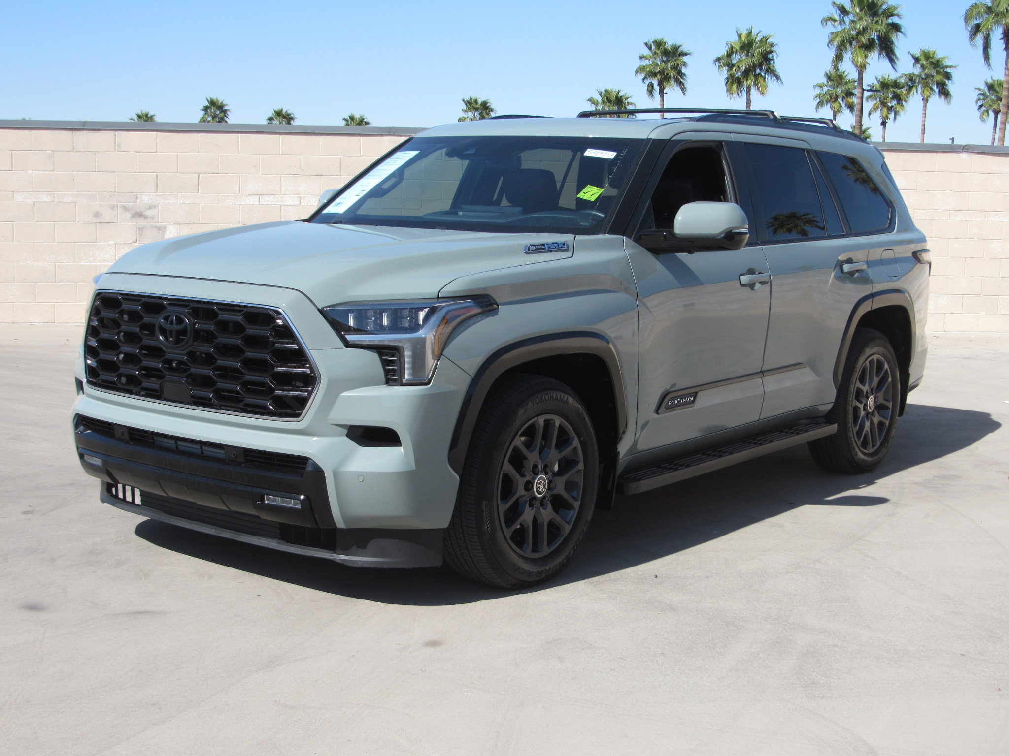 Used 2024 Toyota Sequoia Platinum image 1