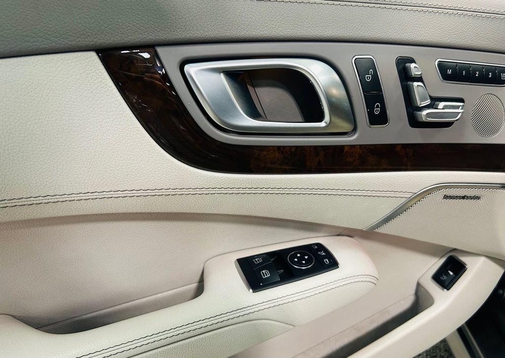 Used 2013 Mercedes-Benz SL 550 image 15