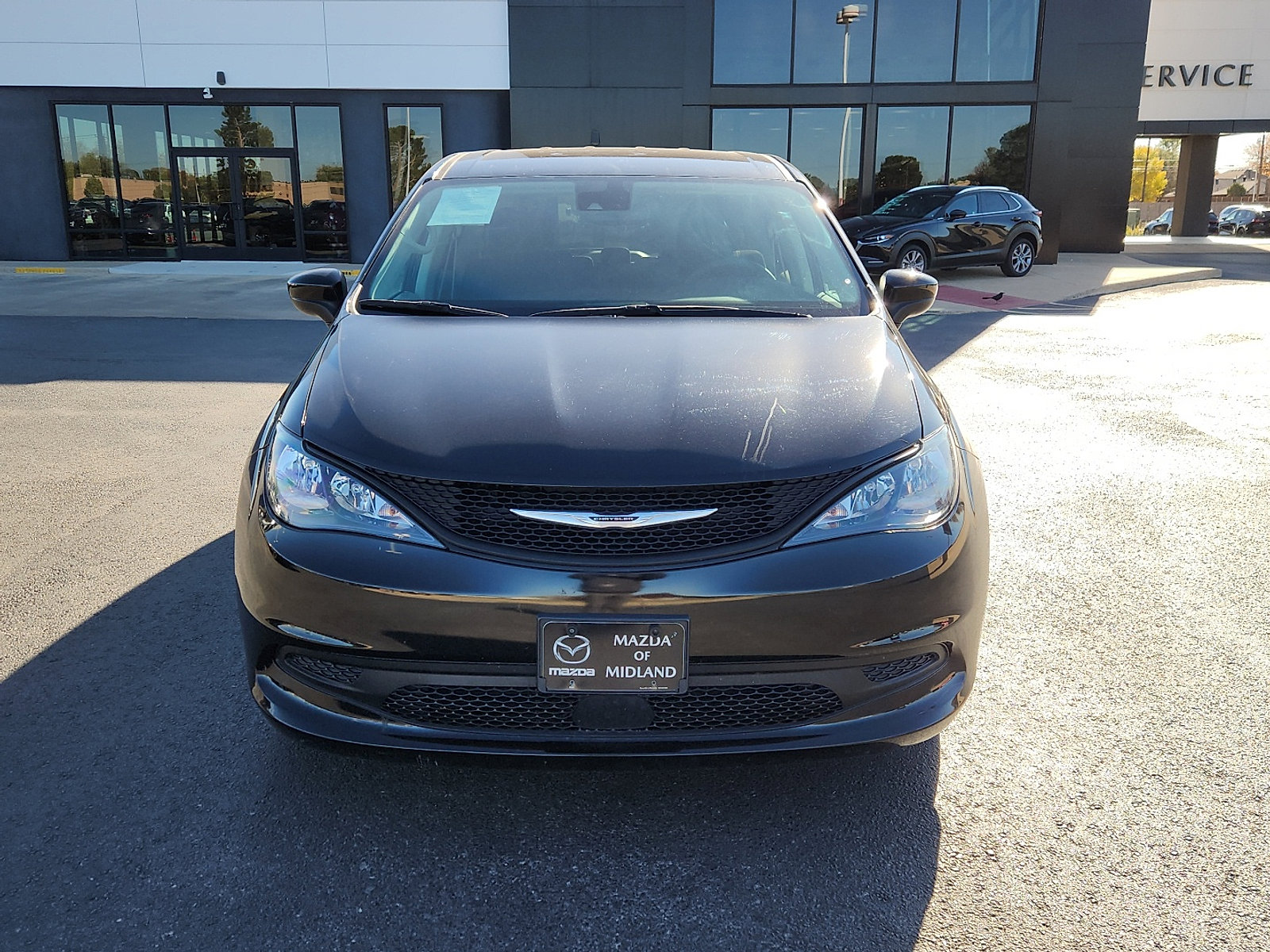 Used 2024 Chrysler Voyager LX image 2