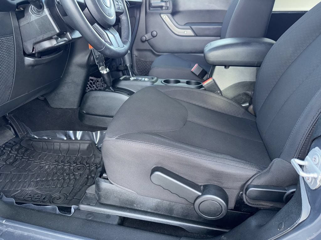 Used 2018 Jeep Wrangler Sport AWD/4WD image 37
