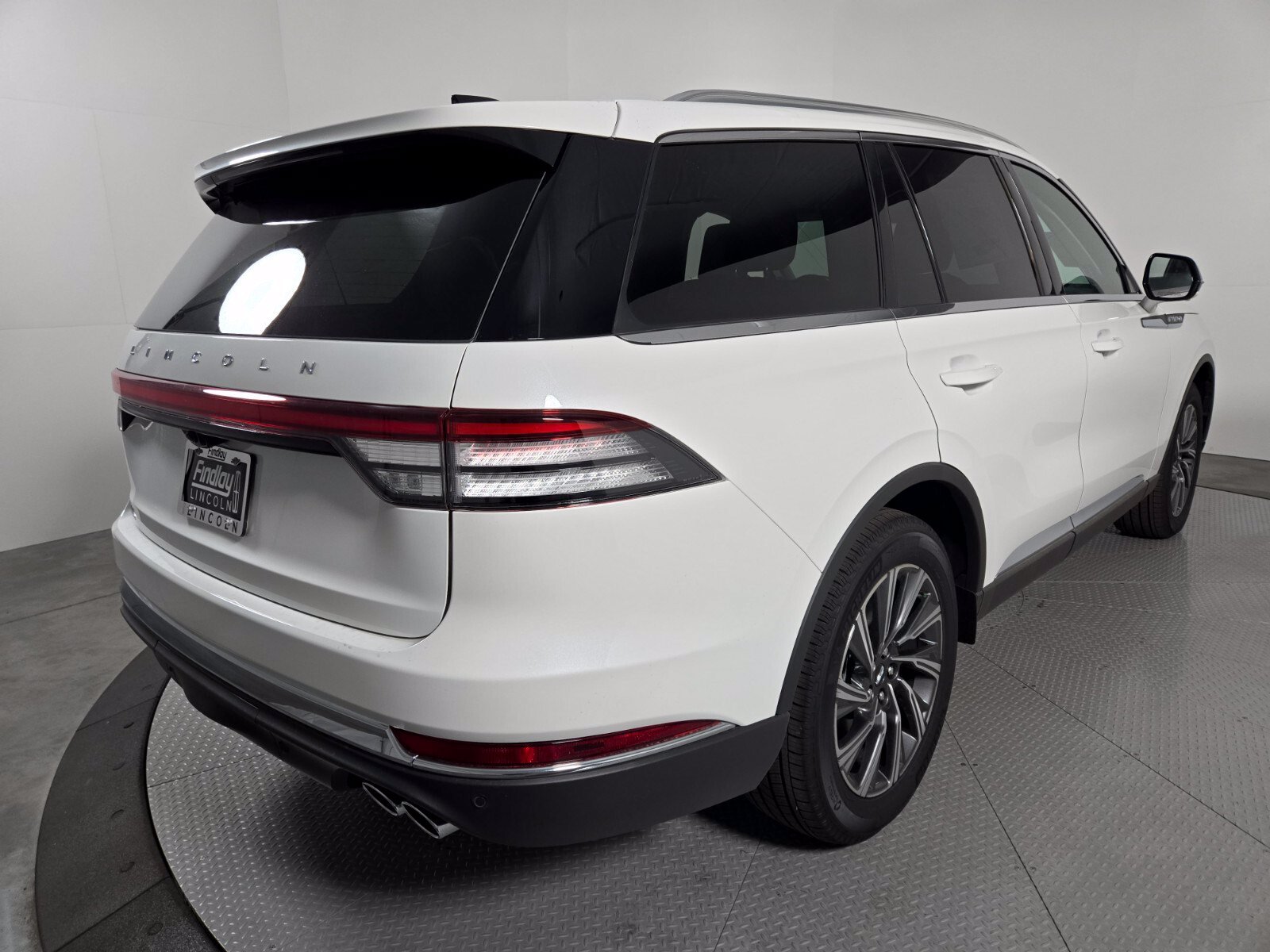 New 2026 Lincoln Aviator AWD image 4