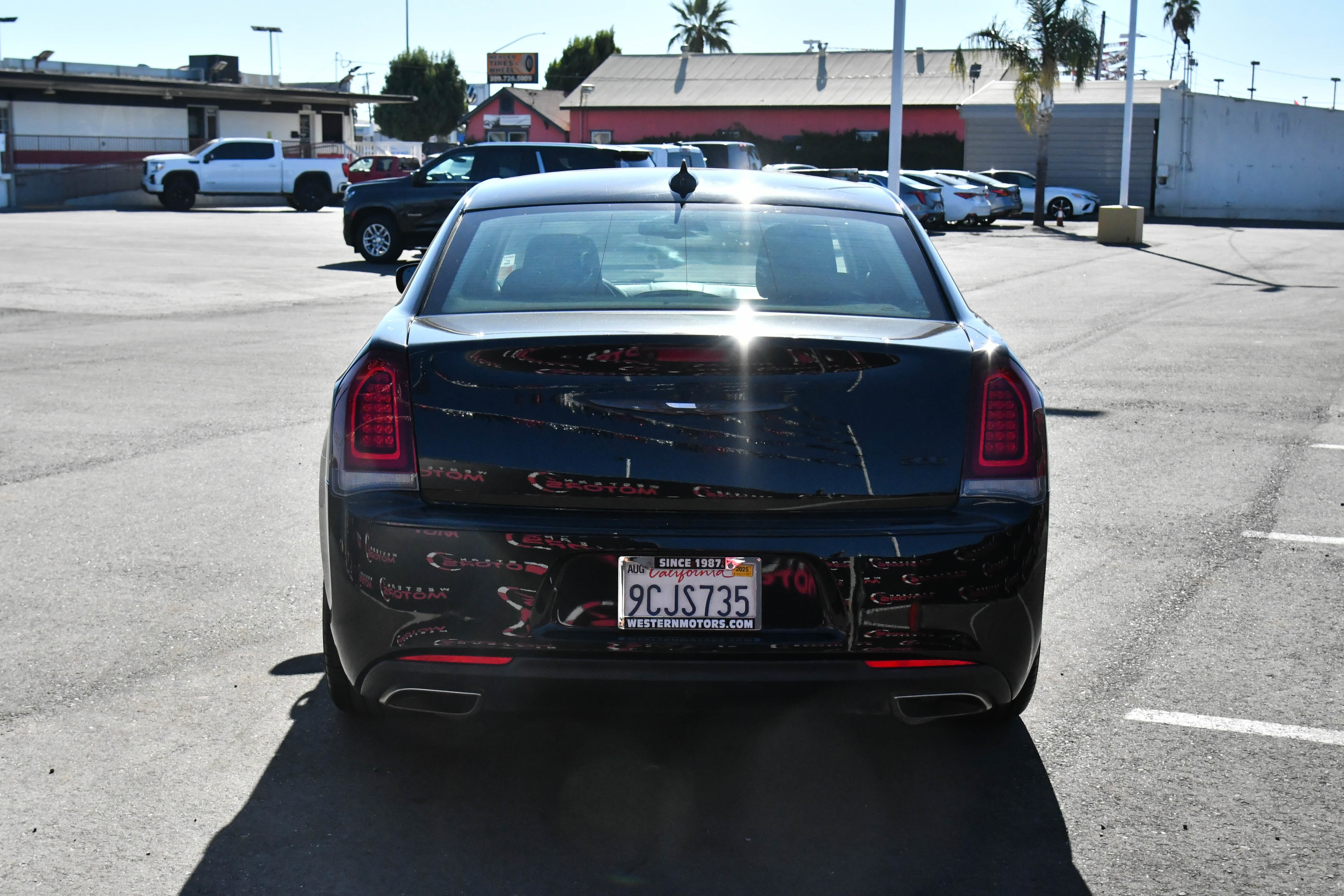 Used 2022 Chrysler 300 Touring w/ Sport Appearance Package image 7