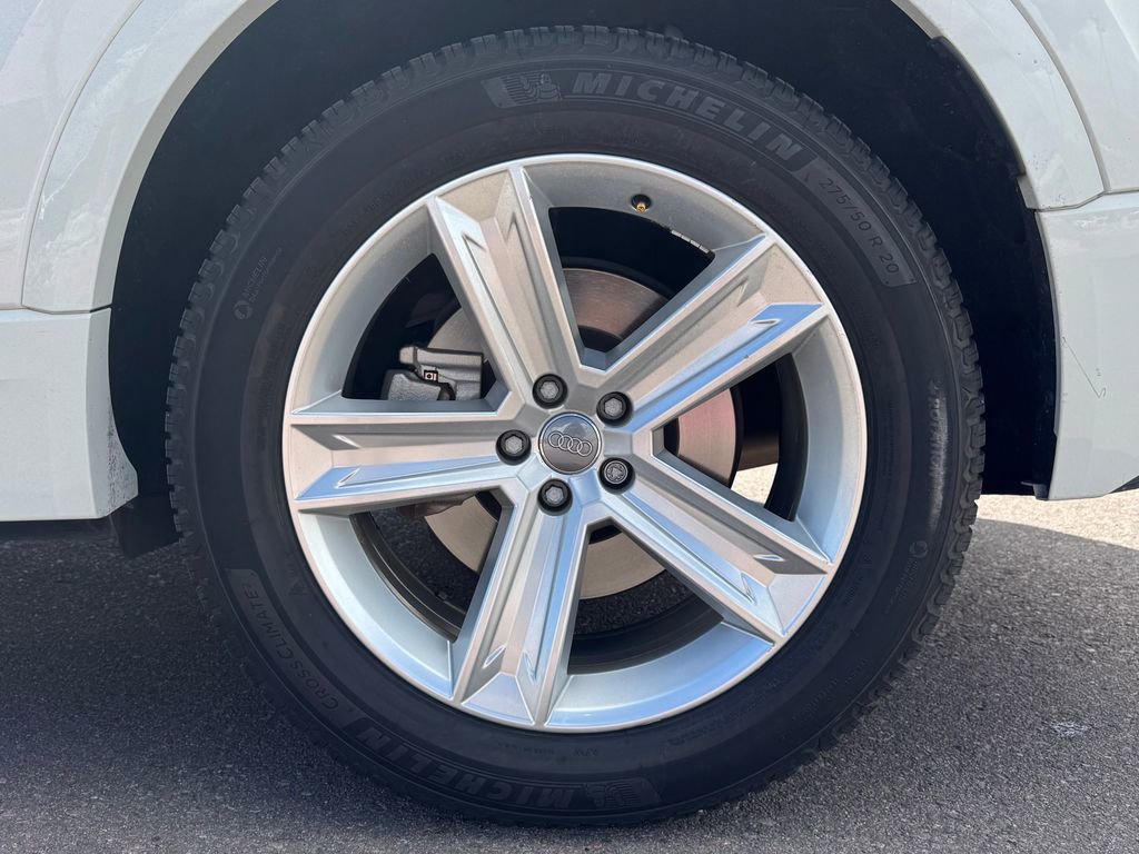 Used 2019 Audi Q8 Premium w/ Convenience Package image 12