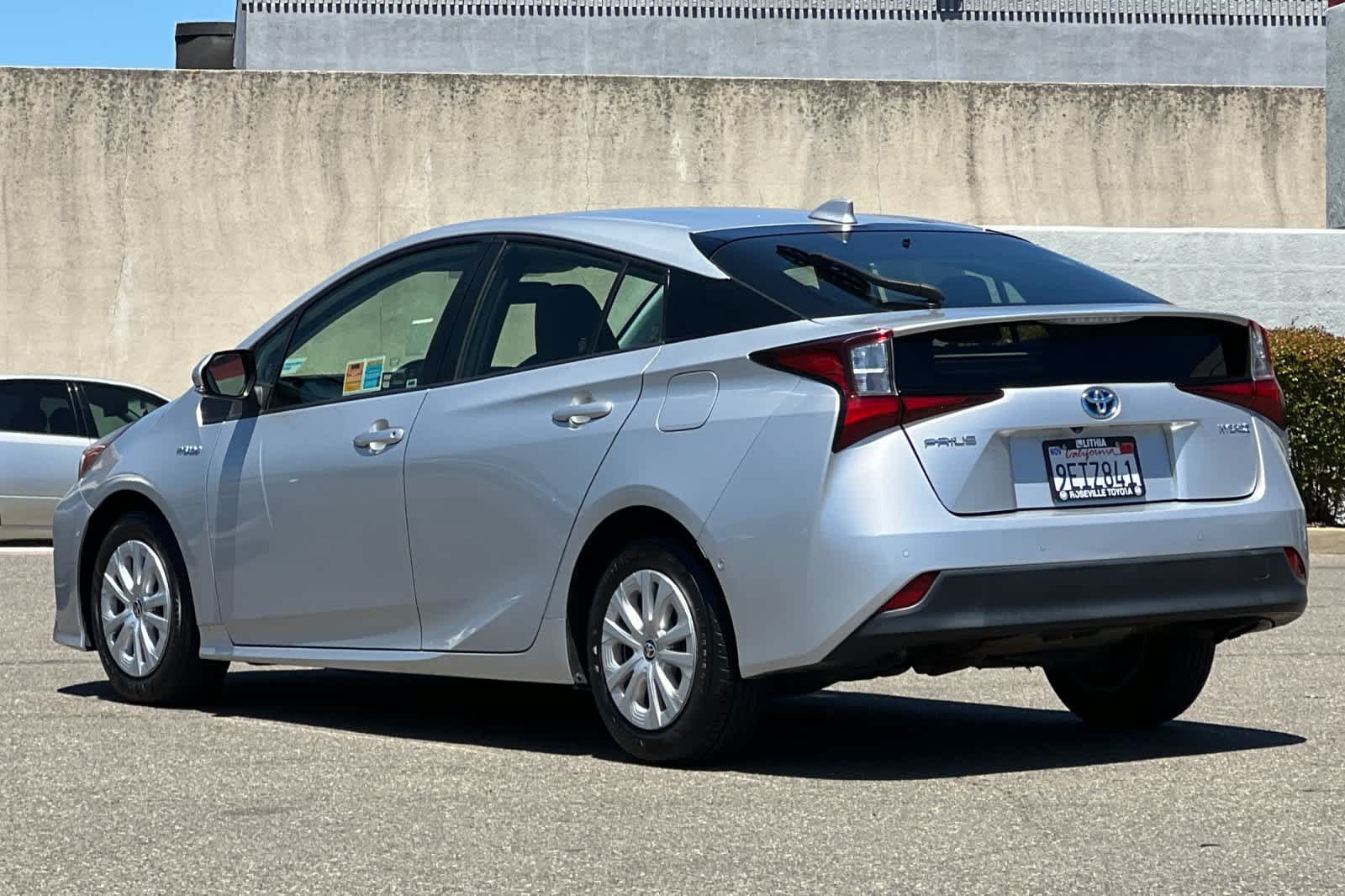 Used 2021 Toyota Prius LE FWD image 7