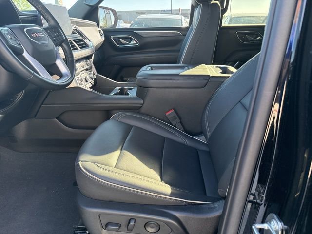 Used 2024 GMC Yukon XL SLT w/ SLT Premium Package image 10