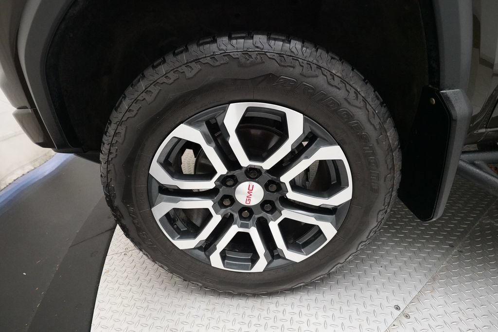 Used 2024 GMC Canyon AT4 w/ Canyon Safety Plus Package AWD/4WD image 26