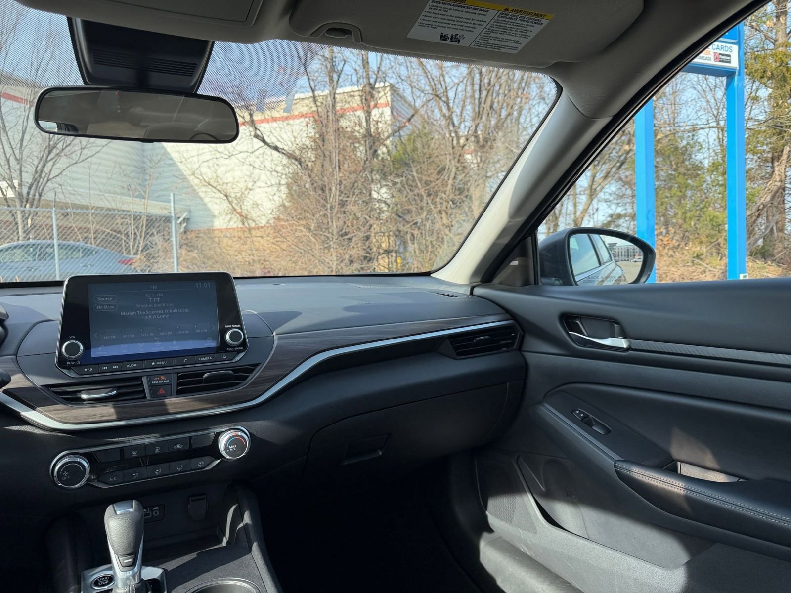 Used 2025 Nissan Altima 2.5 SV image 34