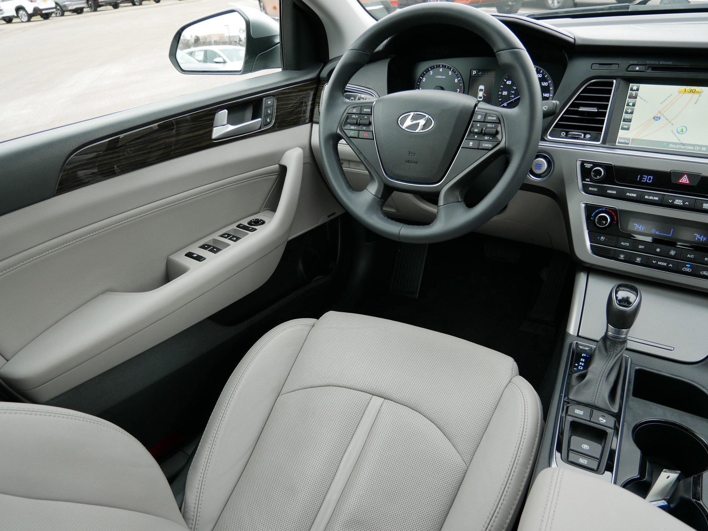 Used 2017 Hyundai Sonata Limited w/ Ultimate Package 04 image 9