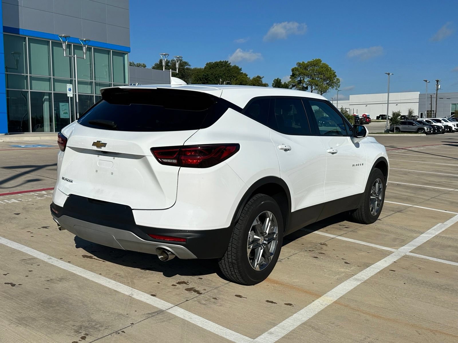 Used 2025 Chevrolet Blazer LT FWD image 5