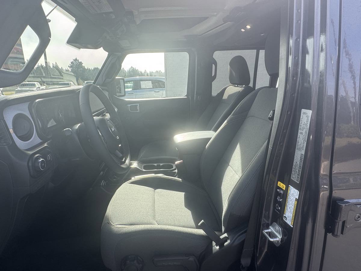 Used 2024 Jeep Wrangler Sport S AWD/4WD image 8