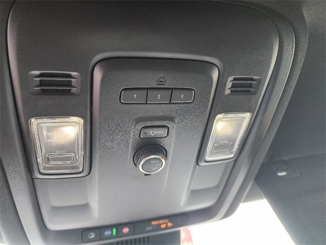 Used 2023 Chevrolet Suburban LT image 23