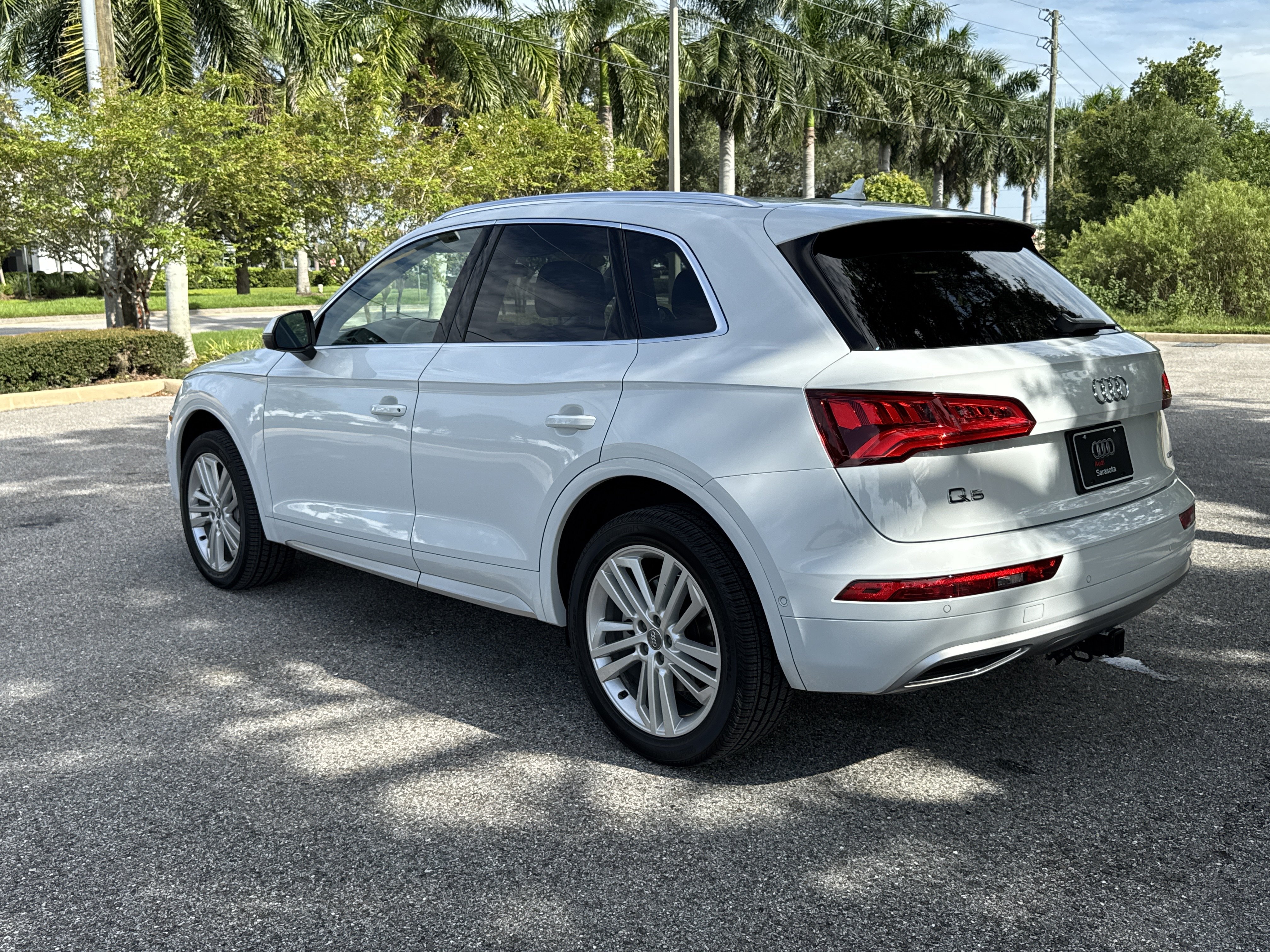 Used 2020 Audi Q5 Prestige w/ Prestige Package AWD/4WD image 6