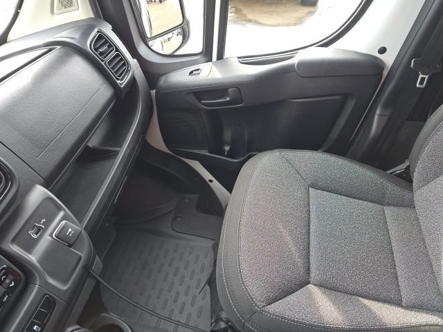 Used 2025 RAM ProMaster 1500 w/ Convenience Group FWD image 18