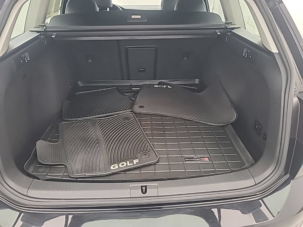 Used 2018 Volkswagen Golf SE FWD image 16