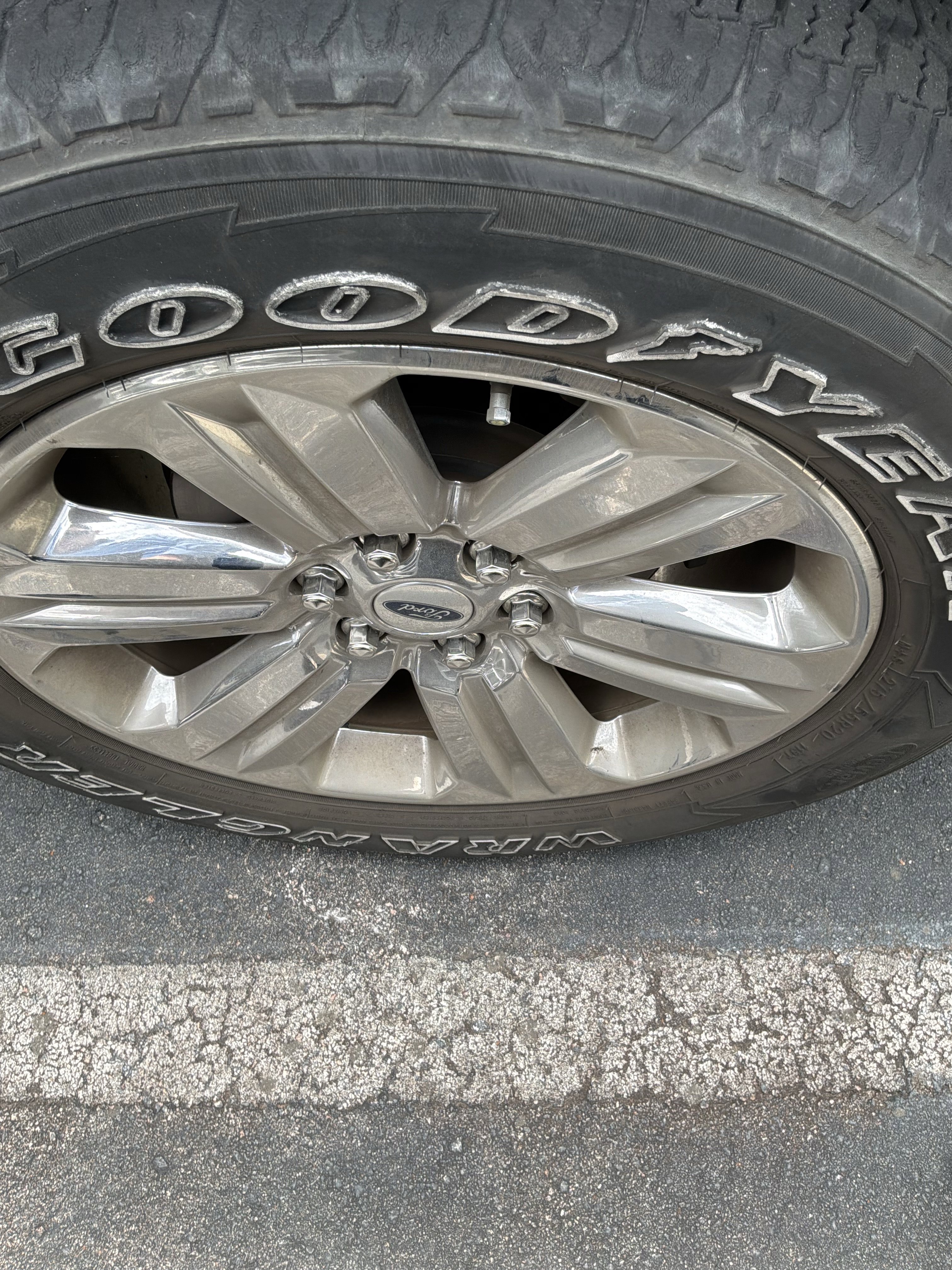 Used 2020 Ford F150 Lariat AWD/4WD image 9
