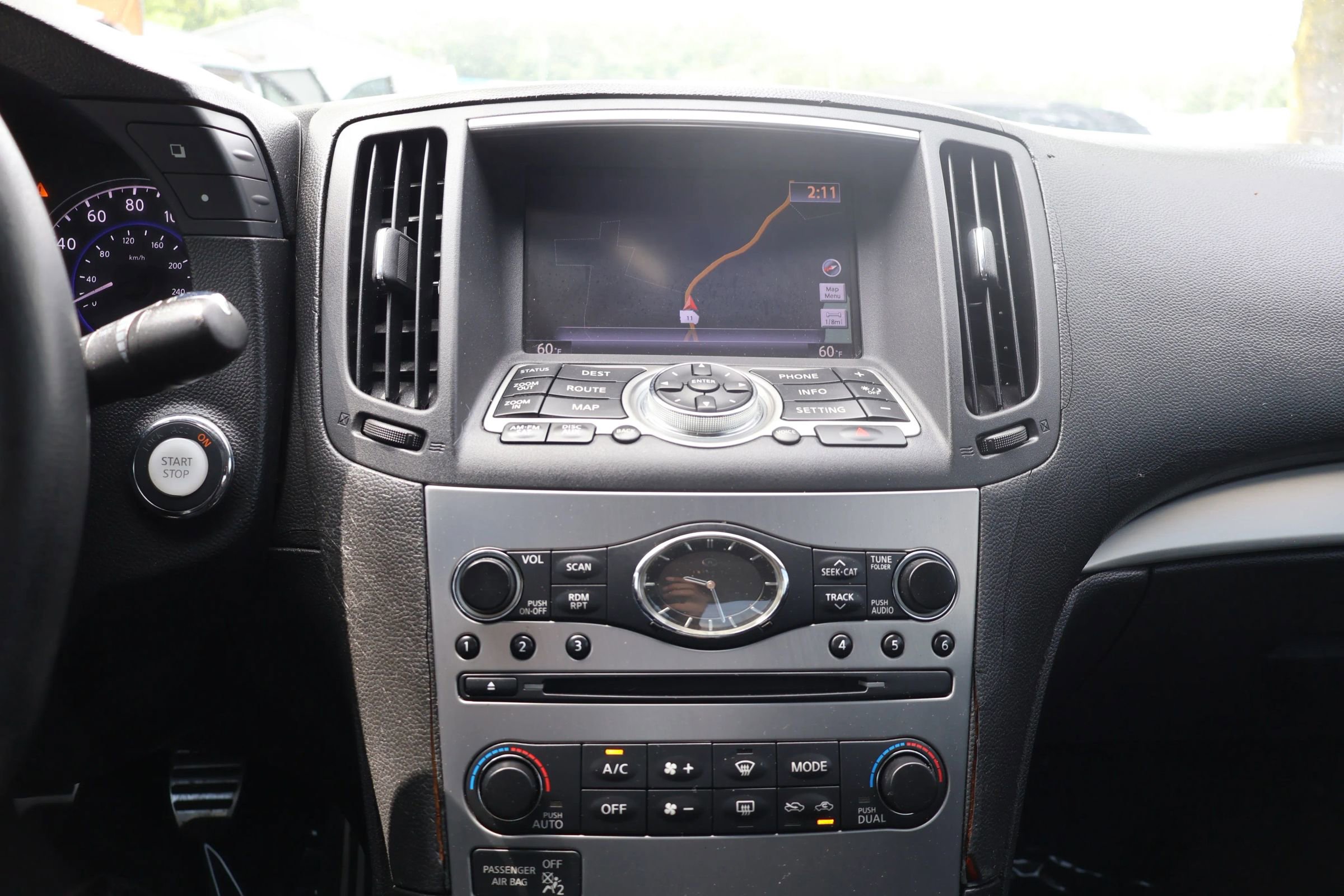 Used 2010 INFINITI G37 Sport w/ Navigation Pkg image 26