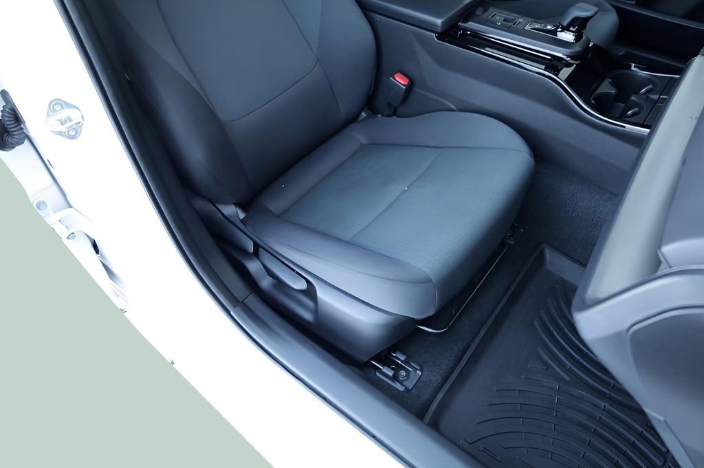 Used 2024 Toyota Prius LE image 23