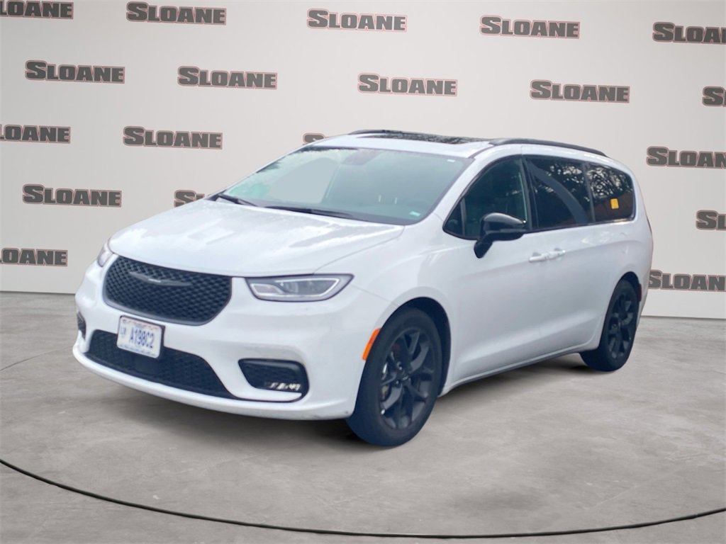 Used 2025 Chrysler Pacifica Limited