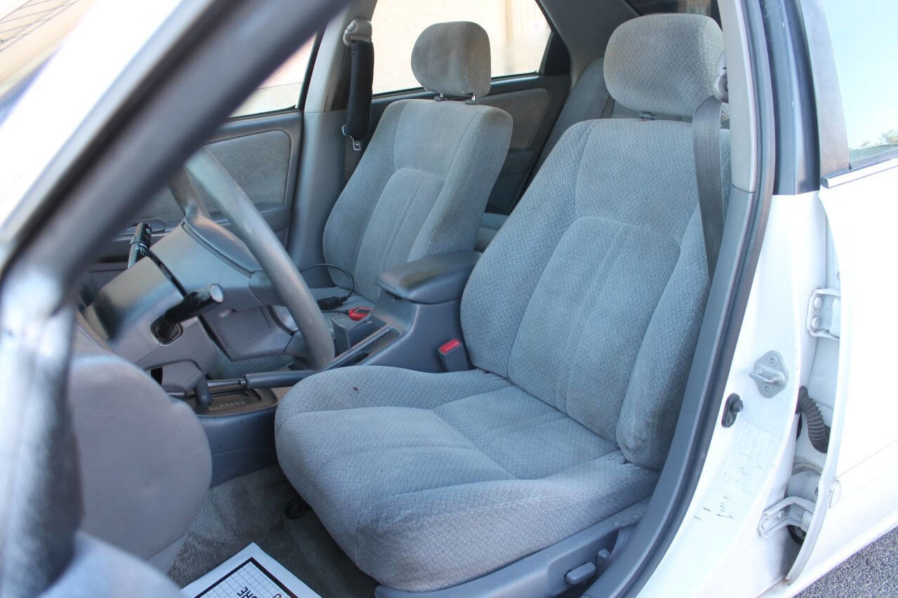 Used 2001 Toyota Camry LE FWD image 20
