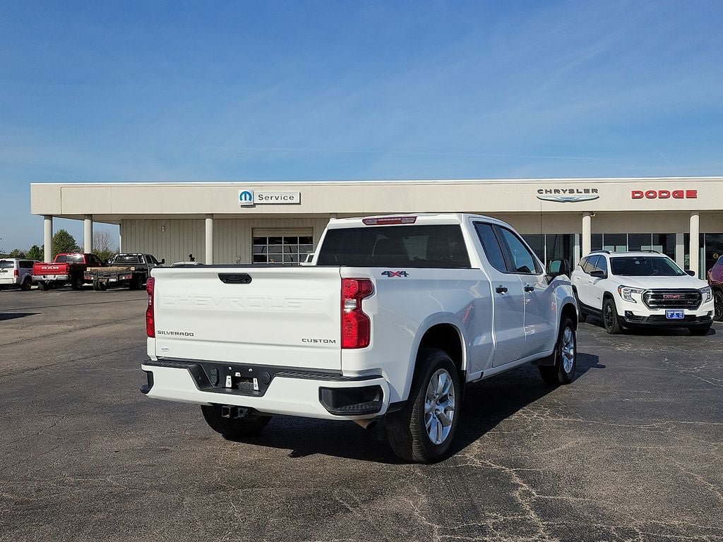 Used 2023 Chevrolet Silverado 1500 Custom AWD/4WD image 5