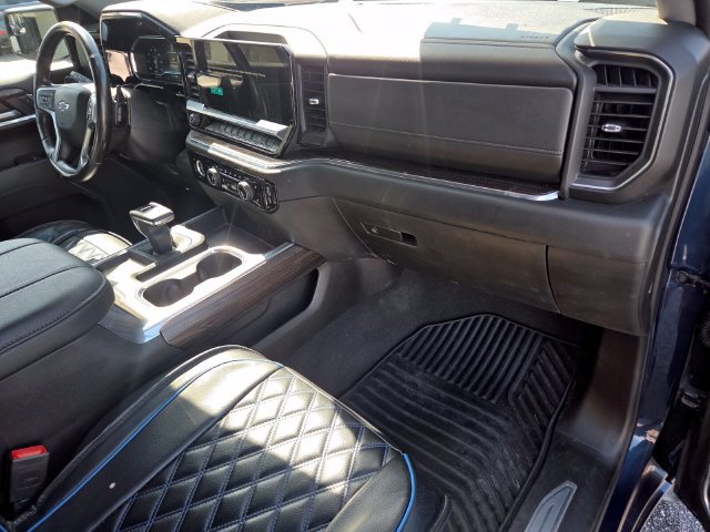 Used 2023 Chevrolet Silverado 1500 RST AWD/4WD image 17
