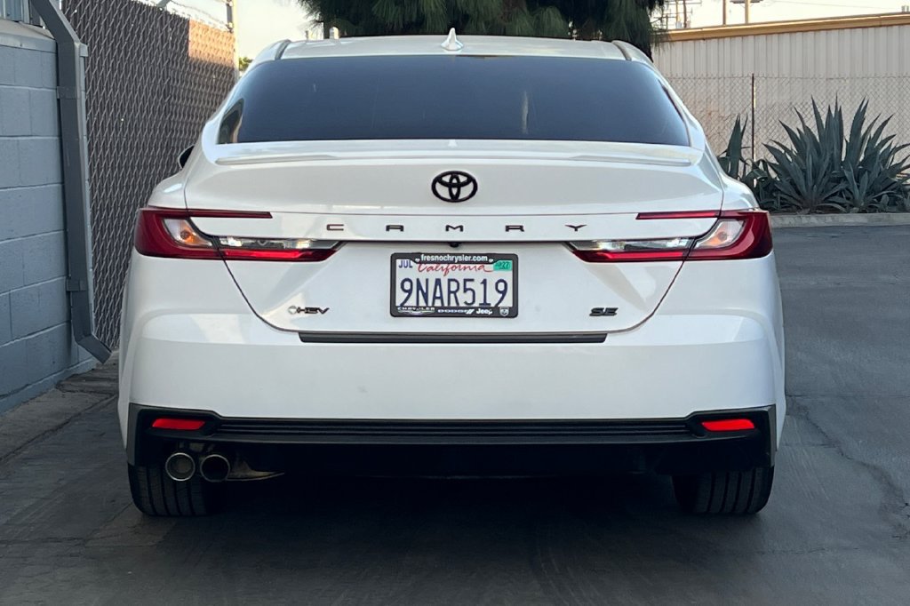 Used 2025 Toyota Camry SE FWD image 5