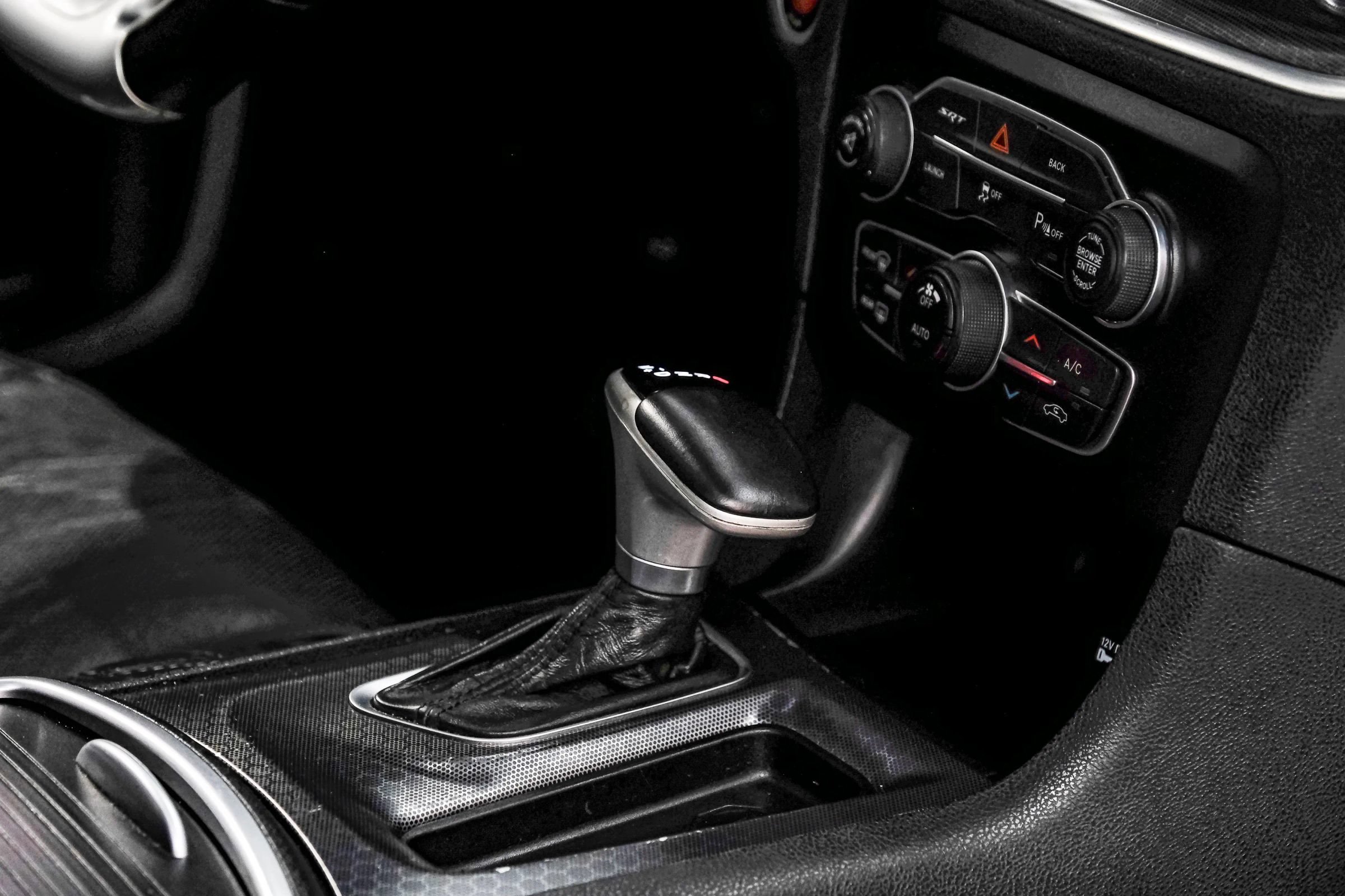 Used 2016 Dodge Charger SRT w/ Harman/Kardon Audio Group RWD image 31
