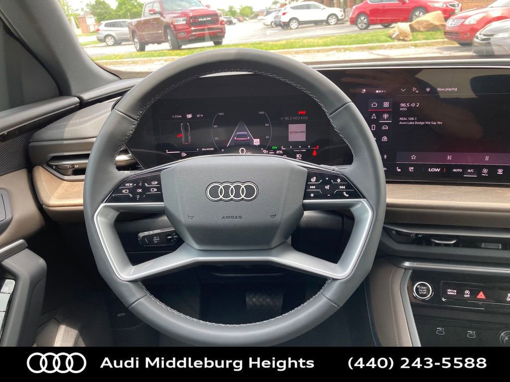 Used 2025 Audi Q5 Premium w/ Convenience Package image 31