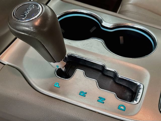 Used 2013 Jeep Grand Cherokee Laredo AWD/4WD image 19