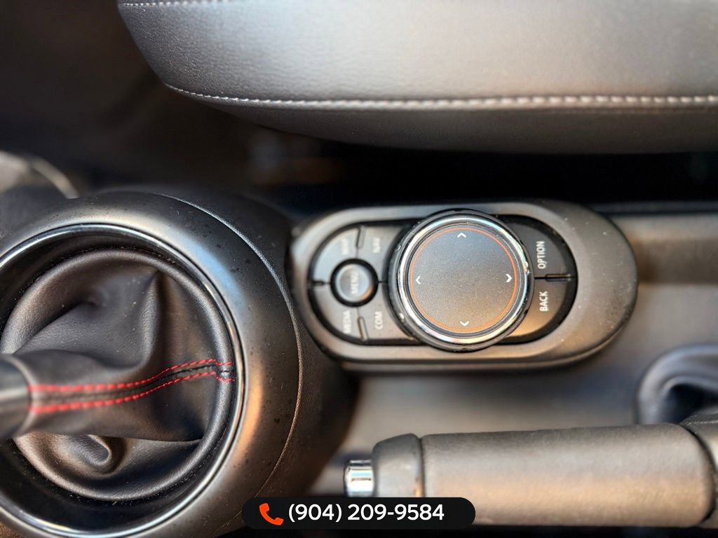 Used 2019 MINI Cooper S w/ Premium Package image 29