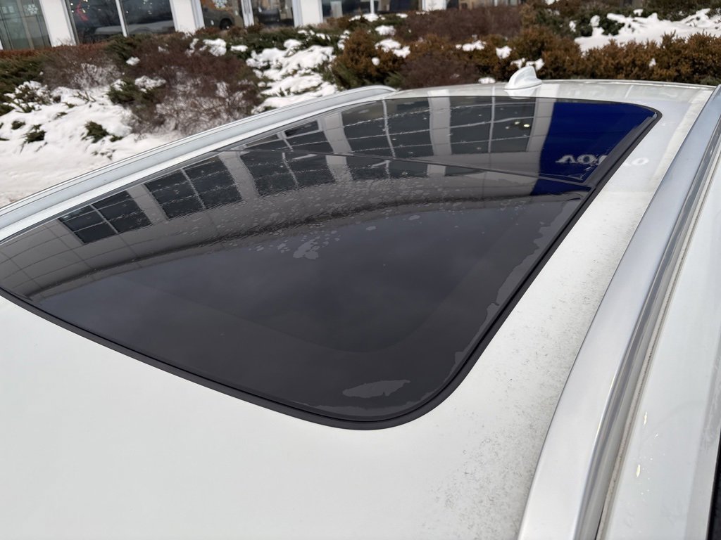 Certified 2023 Volvo XC40 B5 Plus w/ Protection Package Premier image 10