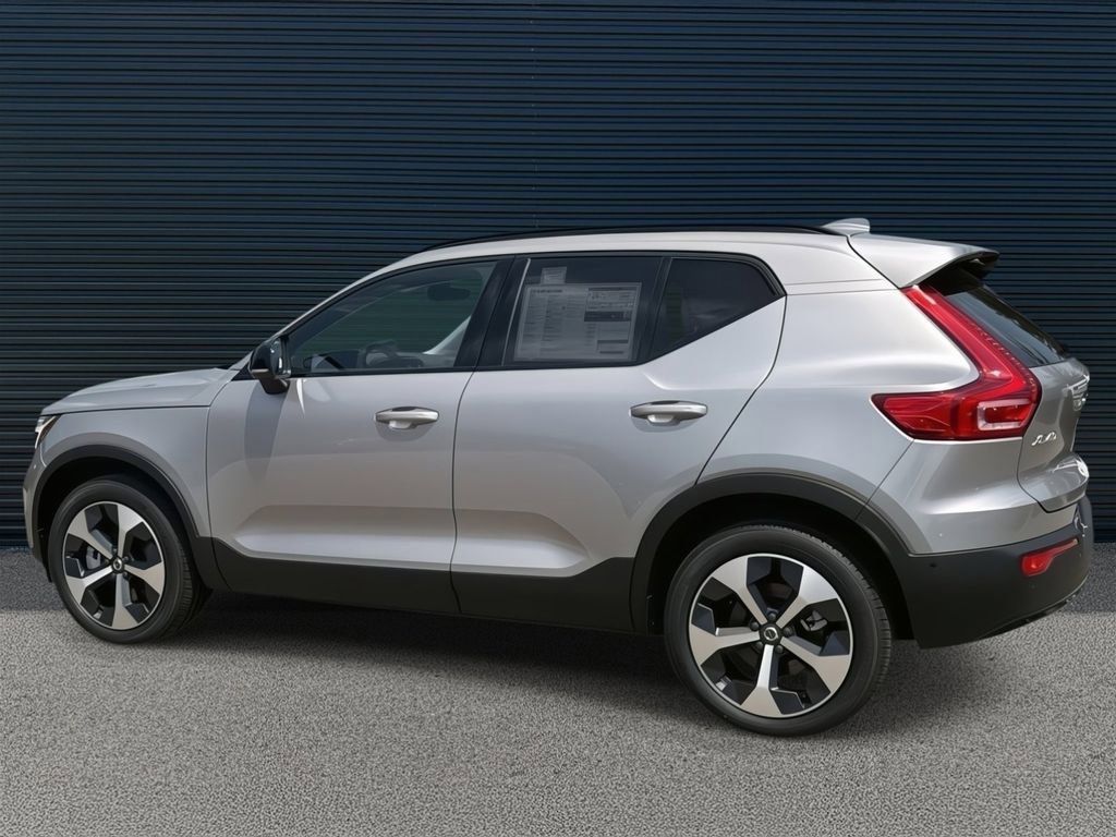 Used 2026 Volvo XC40 B5 Plus w/ Protection Package Premier image 8