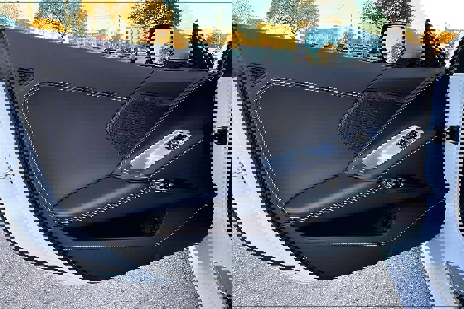 Used 2022 Chevrolet Corvette Stingray Coupe w/ Z51 Performance Package image 19