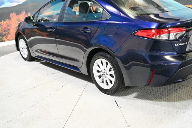 Used 2020 Toyota Corolla LE w/ LE Premium Package FWD image 8
