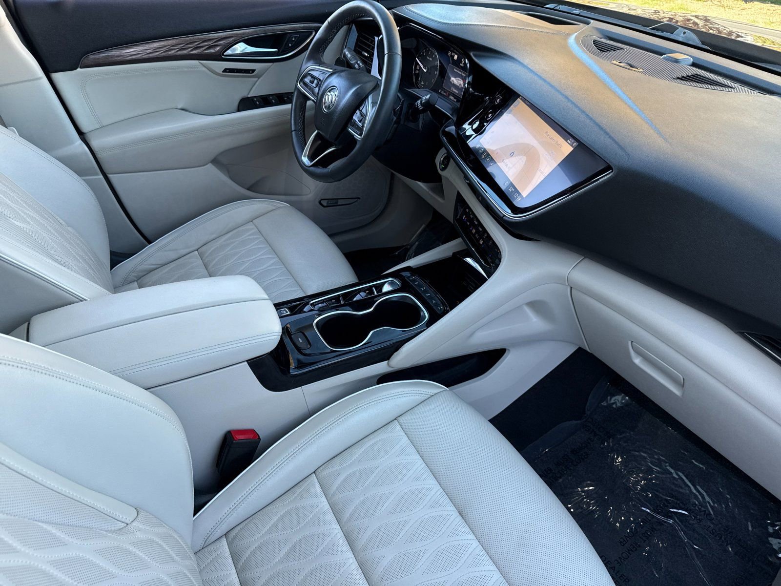 Used 2021 Buick Envision Avenir w/ Technology Package II image 18