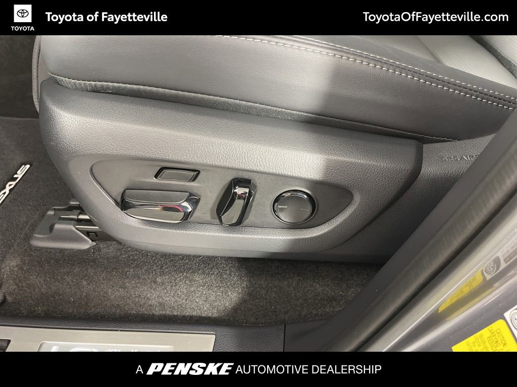 Used 2025 Lexus GX 550 w/ Accessory Package (Z1) AWD/4WD image 24