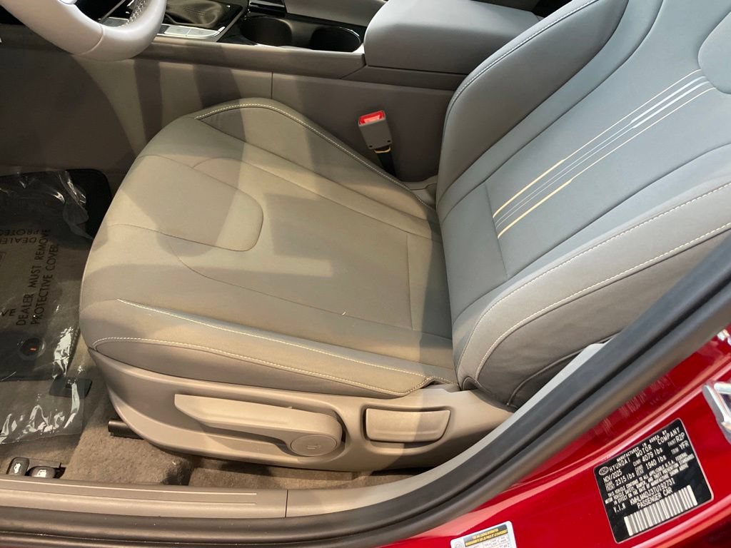 New 2026 Hyundai Elantra SEL FWD image 10