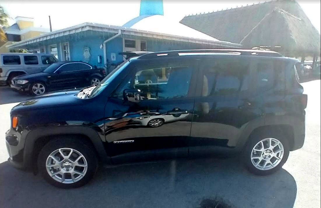 Used 2020 Jeep Renegade Latitude w/ Cold Weather Group image 3