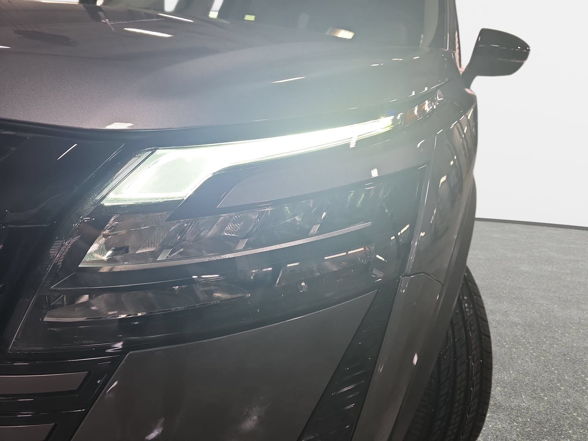 New 2026 Nissan Pathfinder SL FWD image 30