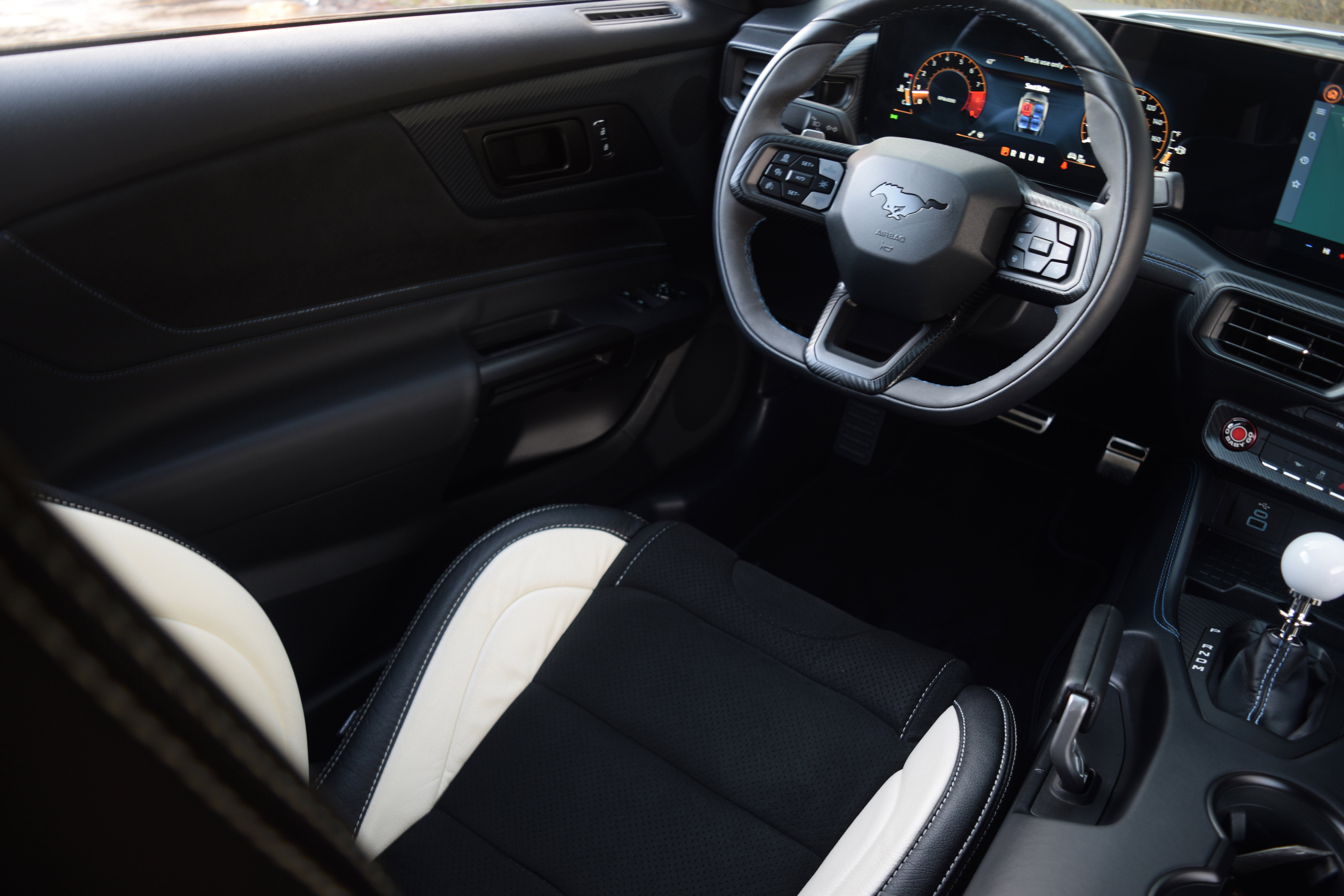 Used 2024 Ford Mustang Dark Horse image 2