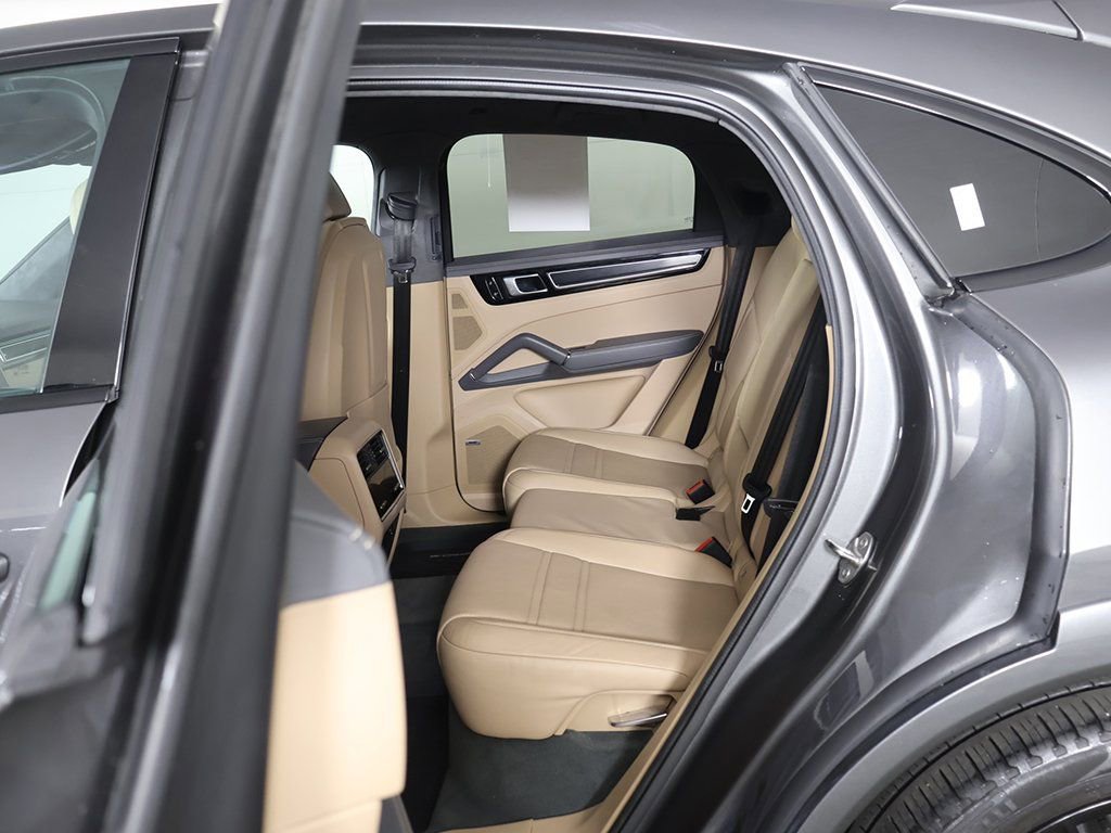 Used 2021 Porsche Cayenne GTS w/ Premium Package Plus AWD/4WD image 34