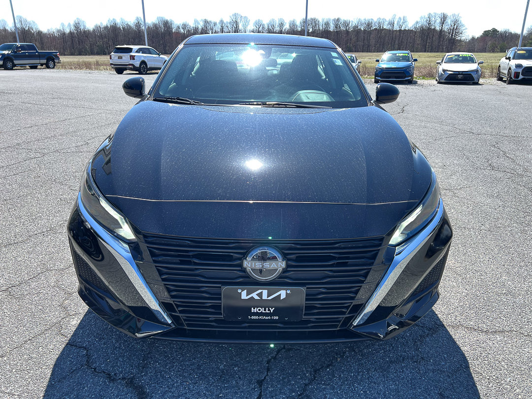 Used 2024 Nissan Altima 2.5 SV w/ SV Premium Package image 10