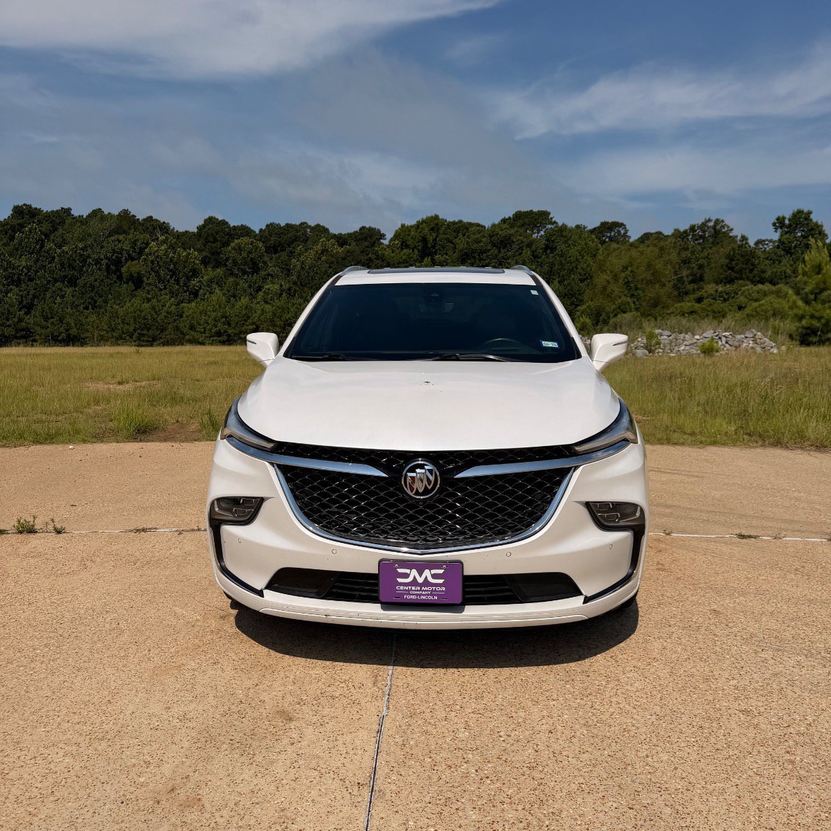 Used 2023 Buick Enclave Avenir w/ Avenir Technology Package FWD image 2