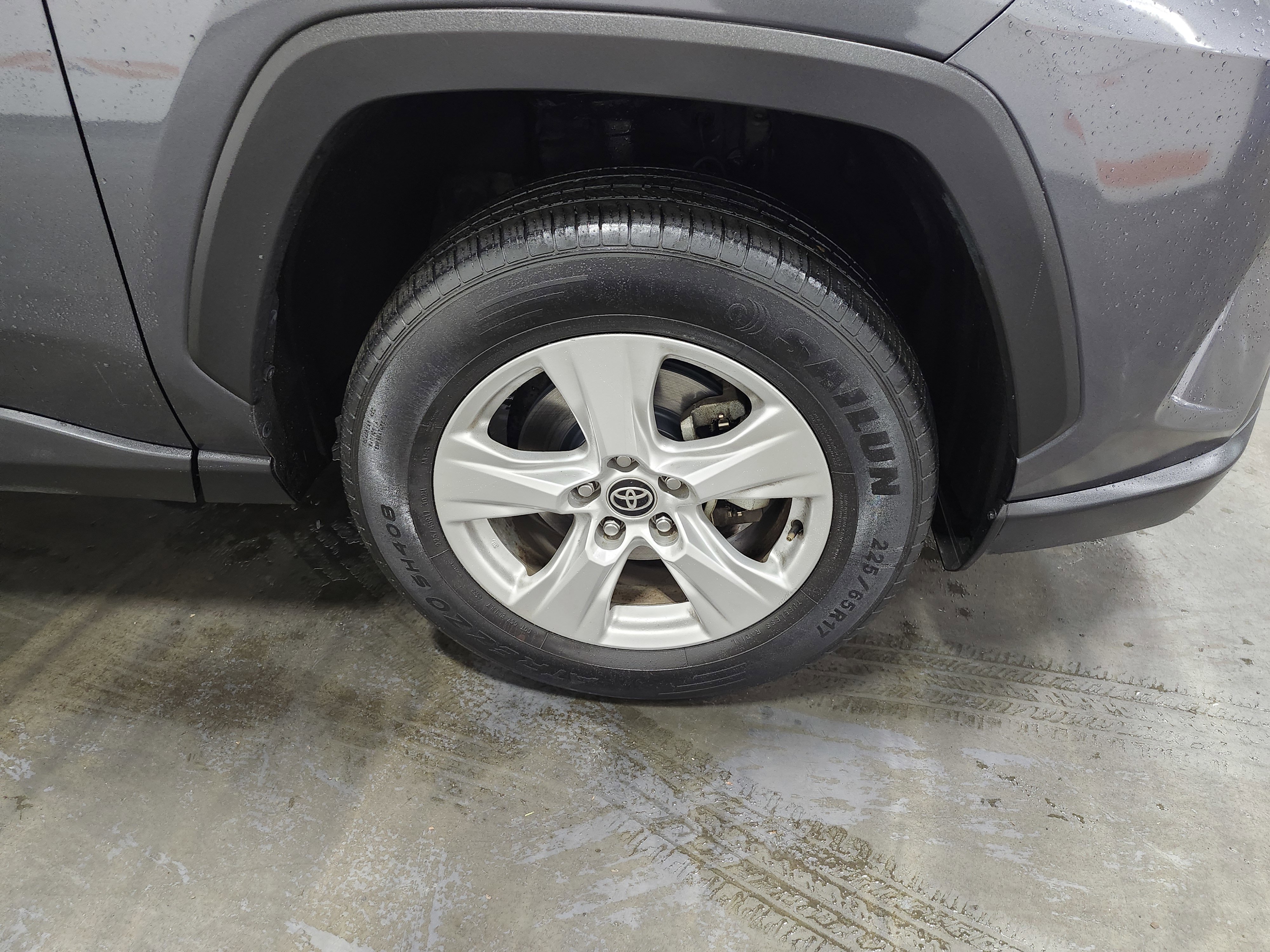 Used 2021 Toyota RAV4 XLE image 10