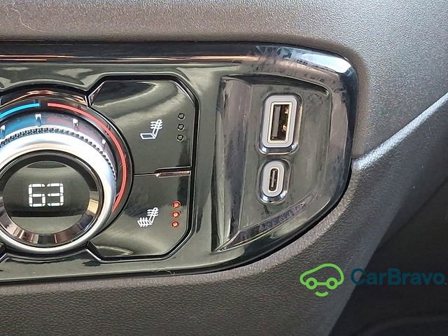 Used 2025 GMC Sierra 1500 SLT AWD/4WD image 26