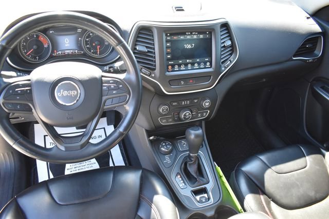 Used 2019 Jeep Cherokee Trailhawk w/ Cold Weather Group image 16