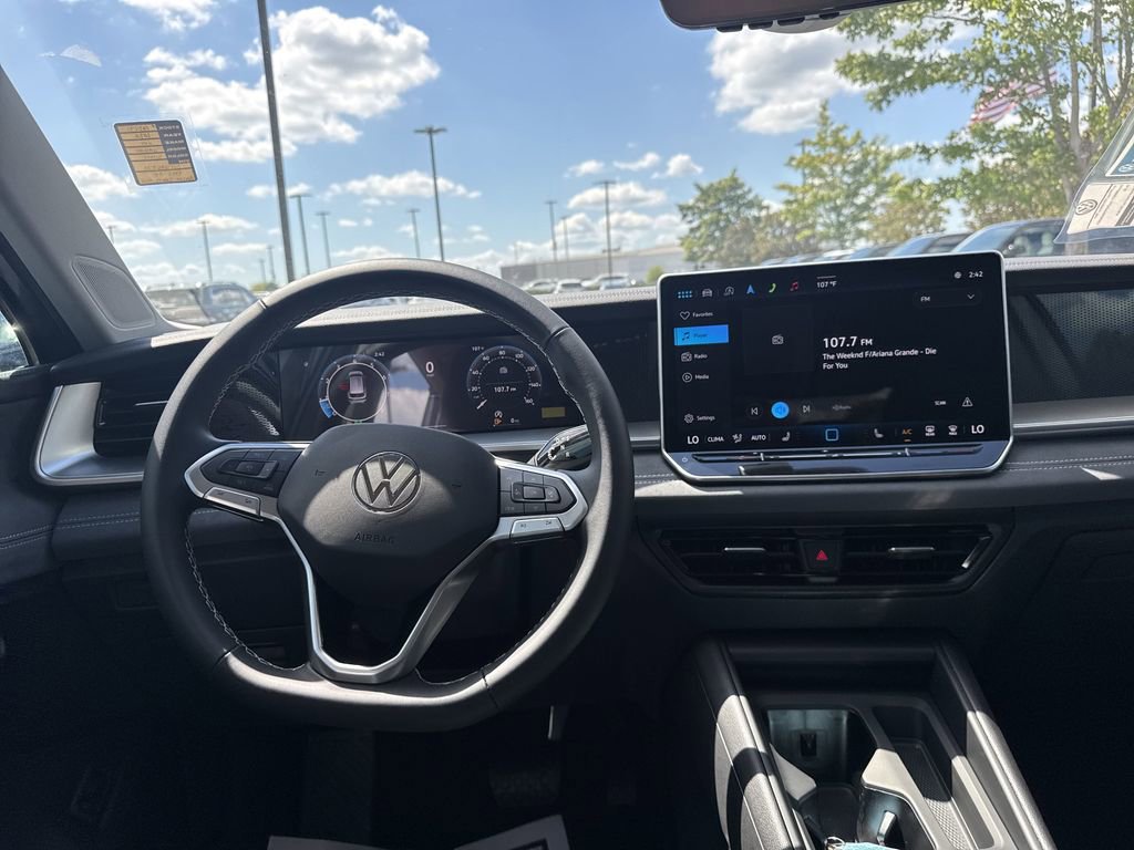 New 2025 Volkswagen Tiguan SE image 13